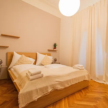 Daire 3bdr Main Square Spacious Designed *