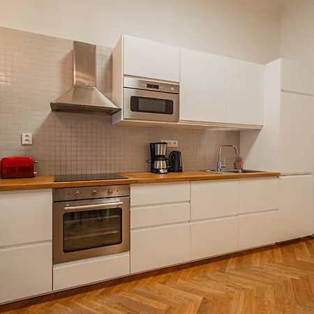 3bdr Main Square Spacious Designed *