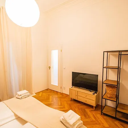 3bdr Main Square Spacious Designed *