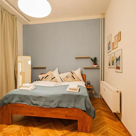 3bdr Main Square Spacious Designed Apartamento *