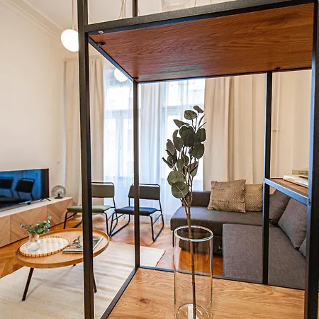 Apartment 3bdr Main Square Spacious Designed Prague