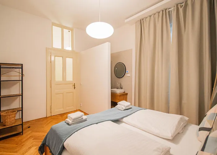 3bdr Main Square Spacious Designed 아파트 *