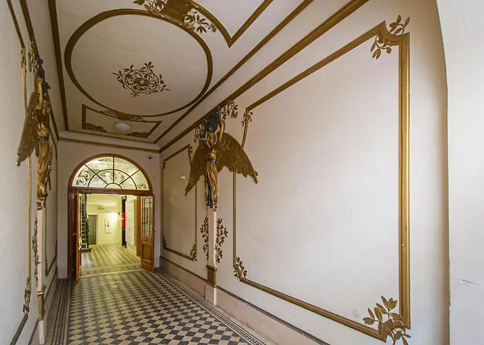 3bdr Main Square Spacious Designed * 프라하