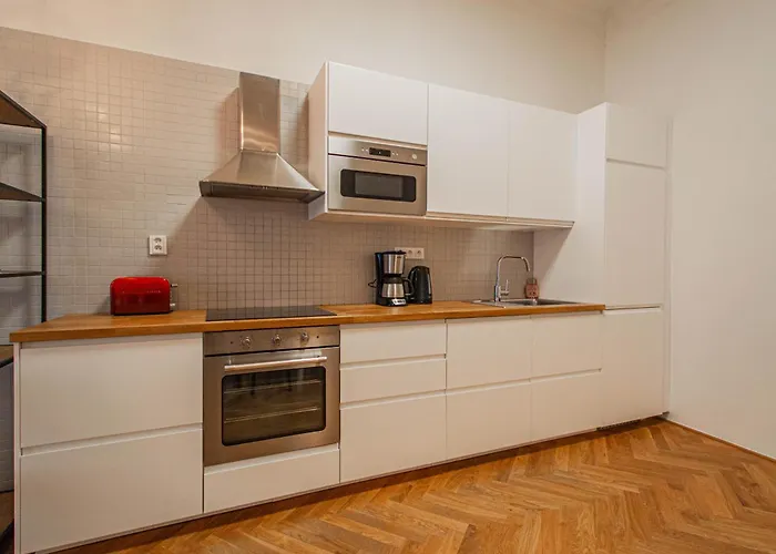 3bdr Main Square Spacious Designed *