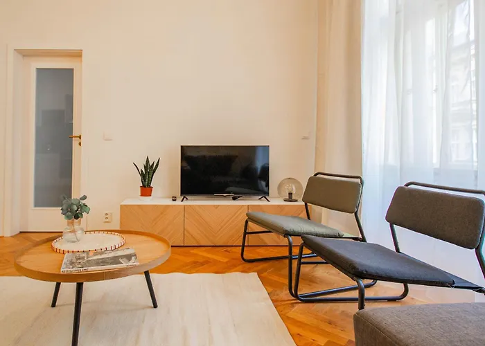 Διαμέρισμα 3bdr Main Square Spacious Designed *